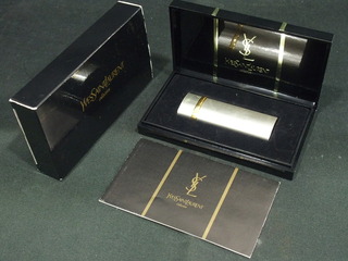 YSL イヴ・サンローラン ガスライター シルバーサテン.JPG